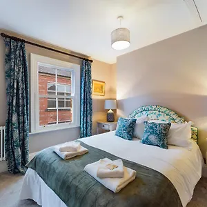 Ogleforth Holiday home York